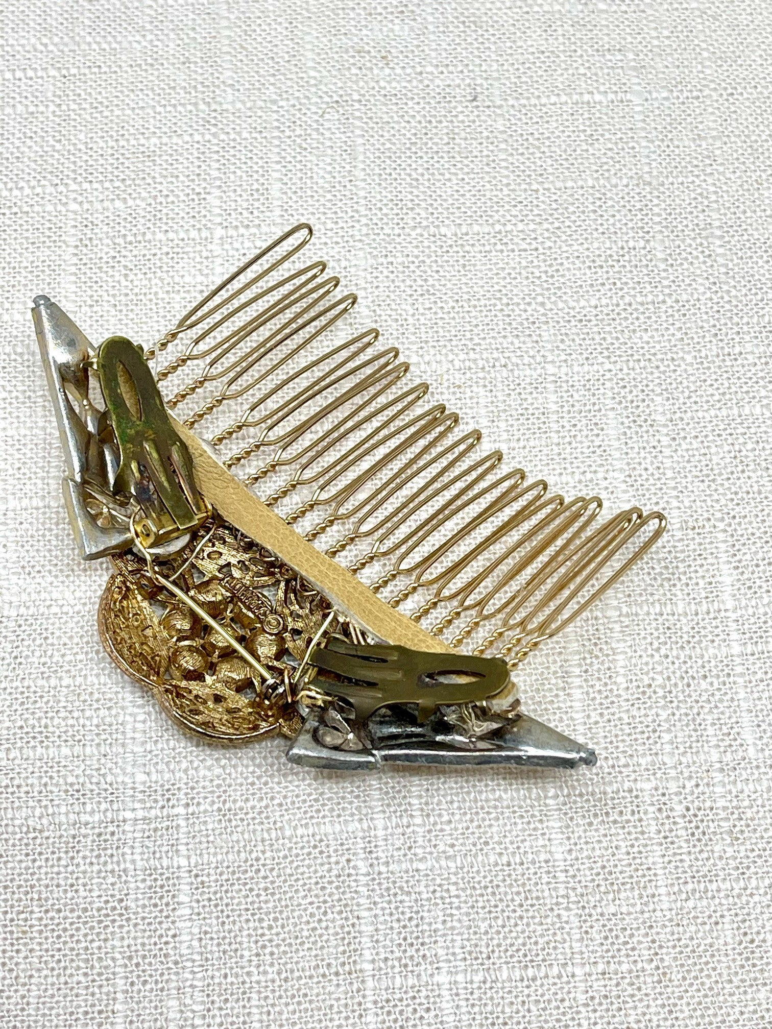 dickinson | vintage repurposed comb