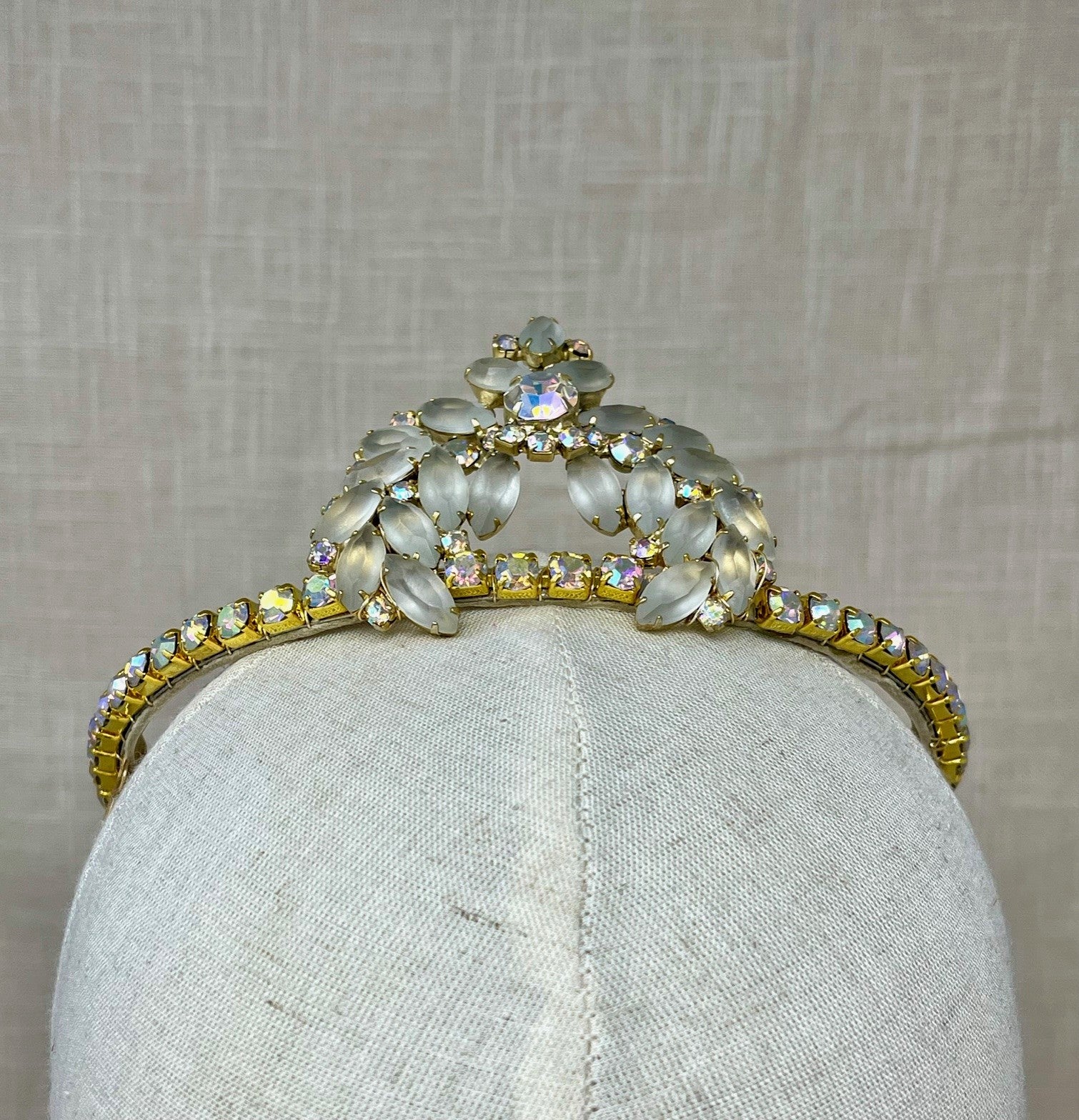 phoebe | vintage half crown